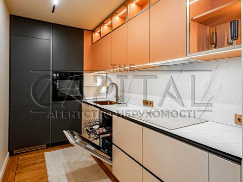 квартира за адресою Михайла Максимовича вул. (Онуфрія Трутенка), 32-Б