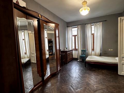 квартира по адресу Шандора Петефі пл., 13