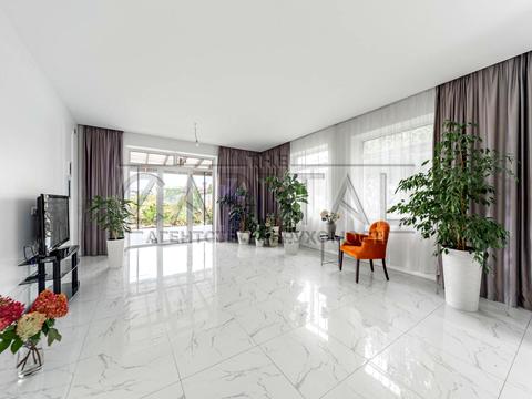 будинок за адресою с. Гатне, Яблунева вул.