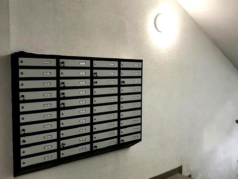 комерційна за адресою Радистів вул., 24