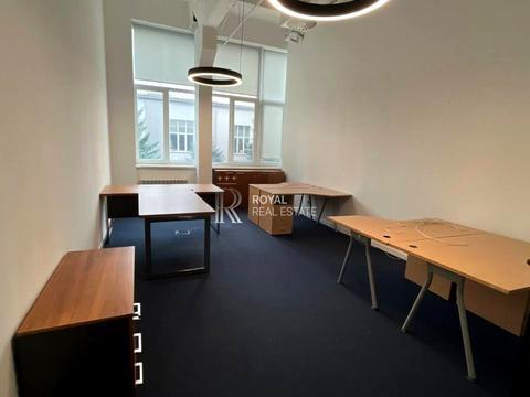 коммерческая по адресу Лаврский пер., 16