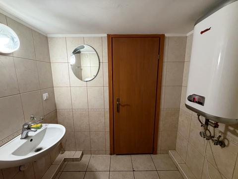 комерційна за адресою Антоновича вул. (Горького), 157