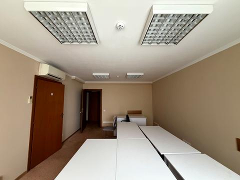 комерційна за адресою Антоновича вул. (Горького), 157