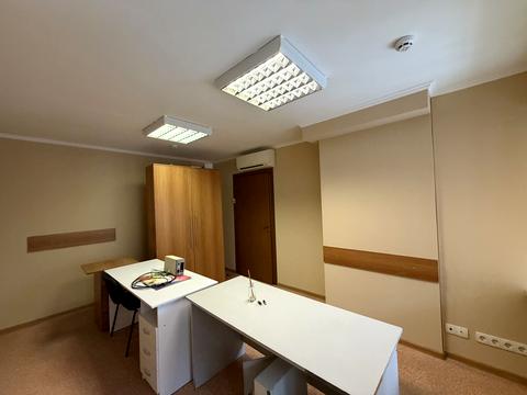 комерційна за адресою Антоновича вул. (Горького), 157