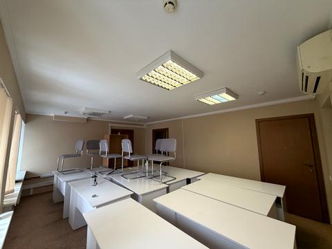 комерційна за адресою Антоновича вул. (Горького), 157