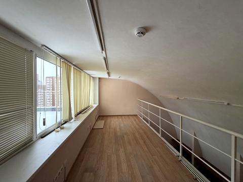 комерційна за адресою Антоновича вул. (Горького), 157