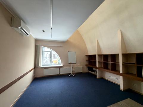 комерційна за адресою Антоновича вул. (Горького), 157