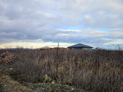 ділянка за адресою с. Сторожниця, Садова