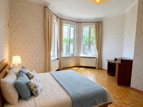 будинок за адресою смт. Таїрове, Яблунева, 20