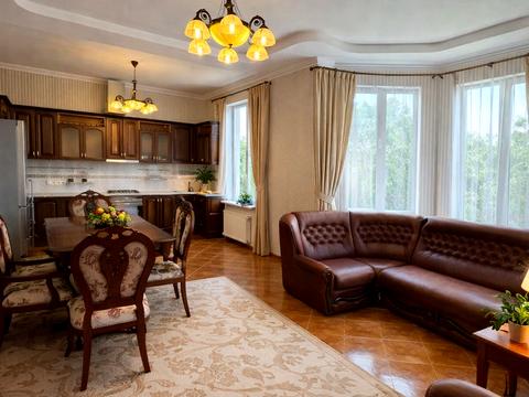 будинок за адресою смт. Таїрове, Яблунева, 20