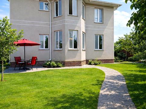 будинок за адресою смт. Таїрове, Яблунева, 20