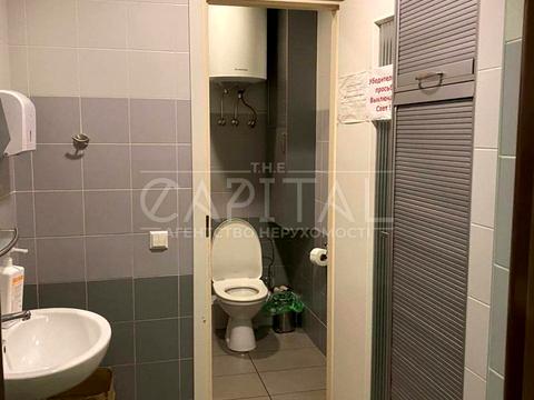 комерційна за адресою Лариси Руденко вул., 6