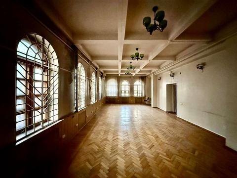 комерційна за адресою Воскресенська вул. (Леніна), 17