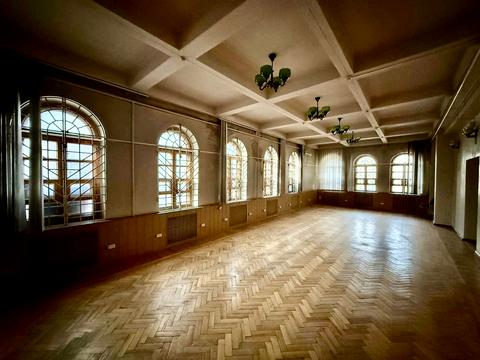 комерційна за адресою Воскресенська вул. (Леніна), 17