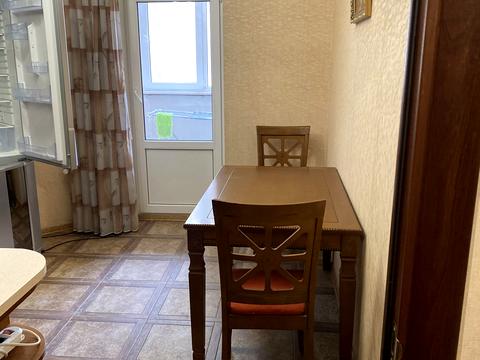 квартира за адресою Раїси Окіпної вул., 8