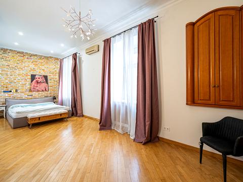 квартира за адресою Назарівська вул. (Вєтрова), 9