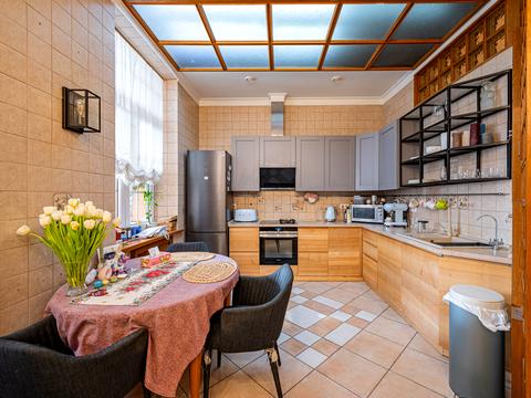 квартира за адресою Назарівська вул. (Вєтрова), 9