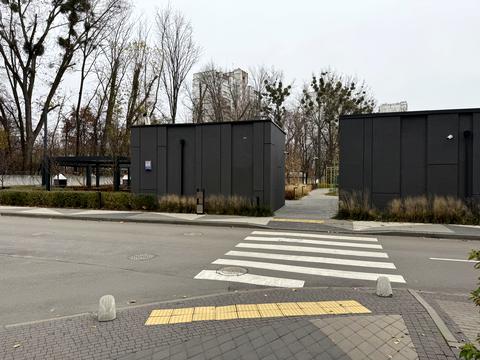 комерційна за адресою Тадея Рильського бульв., 2а