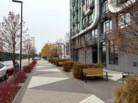 комерційна за адресою Тадея Рильського бульв., 2а