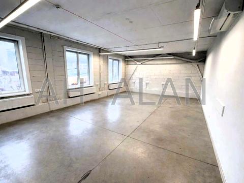 комерційна за адресою Залізничне шосе, 2а