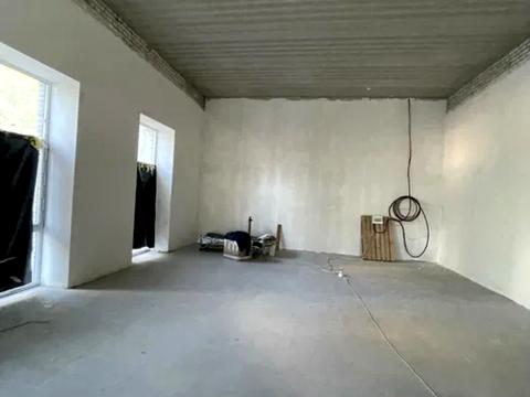 комерційна за адресою Домбровського вул., 75