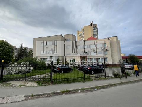 комерційна за адресою Симиренка вул., 2/19