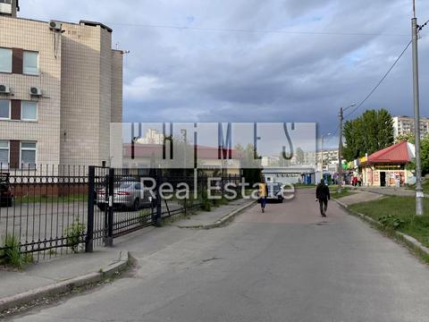 комерційна за адресою Симиренка вул., 2/19