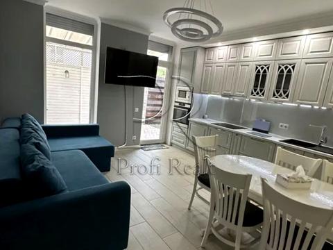 будинок за адресою Квітнева вул.