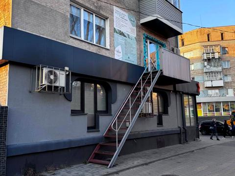 коммерческая по адресу В.Чорновола, 18