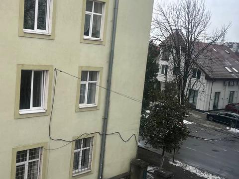 комерційна за адресою Митна вул., 25