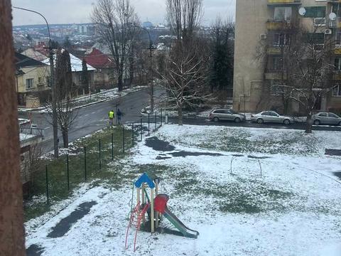 комерційна за адресою Митна вул., 25