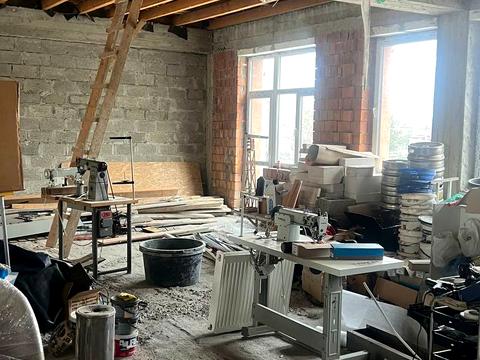 комерційна за адресою Митна вул., 25