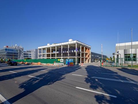 комерційна за адресою Антонова вул., 1