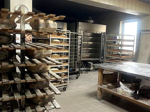 комерційна за адресою Митна вул., 25-Б