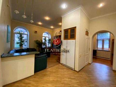 коммерческая по адресу Лютеранская ул., 12