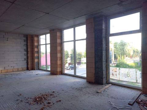 комерційна за адресою Чорновола вул., 80