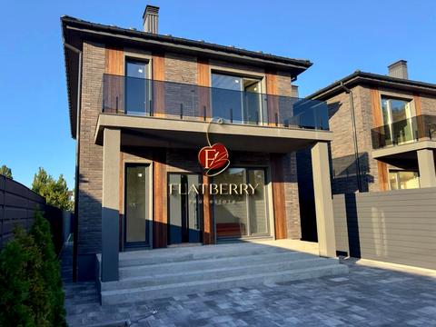 будинок за адресою Олега Мудрака вул. (Генерала Наумова)