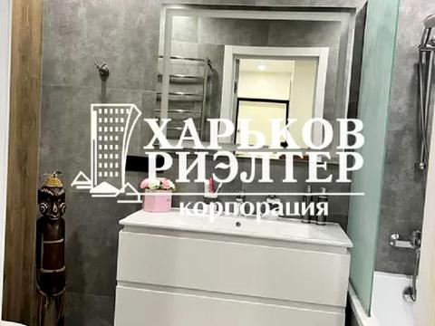 квартира по адресу Гвардейцев-Широнинцев ул., 74-Б