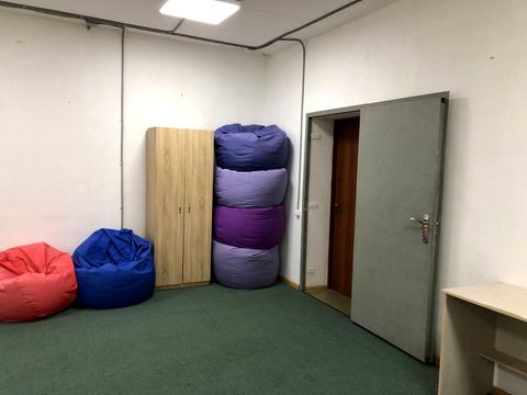 комерційна за адресою Івана Нечуя-Левицького вул. (Каруни), 75