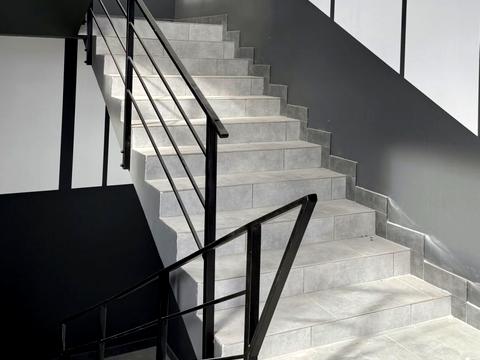 комерційна за адресою Трудова, 15/1