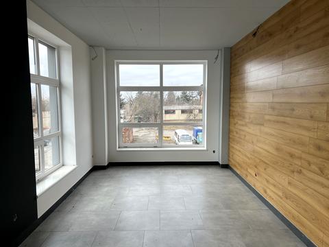 комерційна за адресою Трудова, 15/1