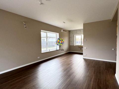 будинок за адресою Центральна вул., 1