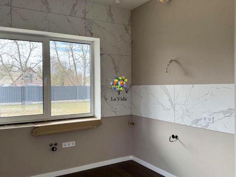 будинок за адресою Центральна вул., 1