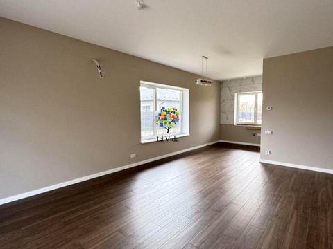 будинок за адресою Центральна вул., 1