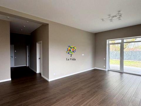 будинок за адресою Центральна вул., 1