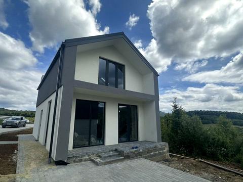 дом по адресу  ул.