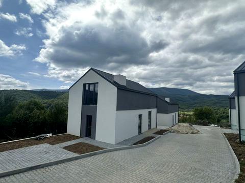 дом по адресу  ул.