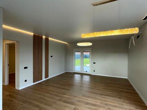 будинок за адресою с. Великі лази, Чорновола, 9