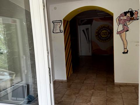 комерційна за адресою Минайська вул., 8