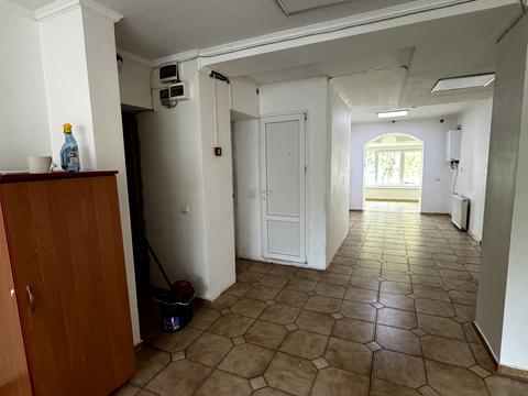 комерційна за адресою Минайська вул., 8